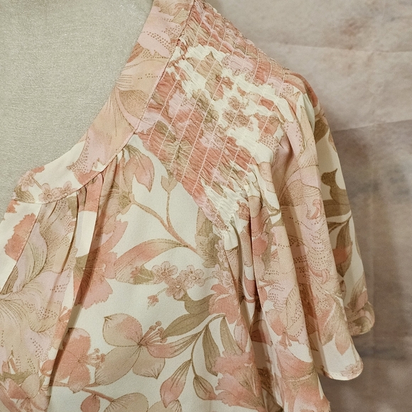 Rose + Olive floral button down blouse sz 1X 🌷 - Picture 4 of 8